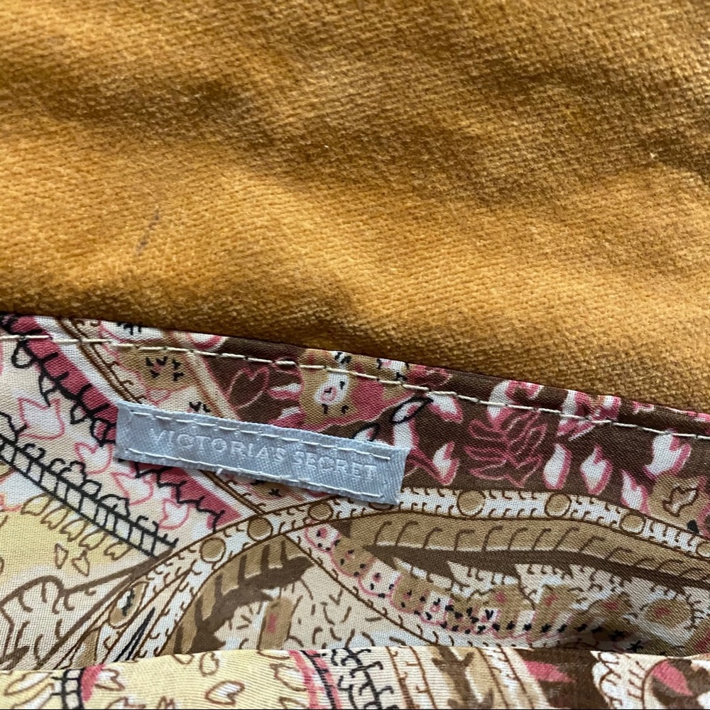 VICTORIA’S SECRET VELVET BAG WITH SCARF STRAP - Picture 5 of 11